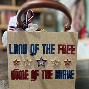 said:
🇺🇸 “Land of the Free” Cigar Box Purse – Patriotic Elegance Edition